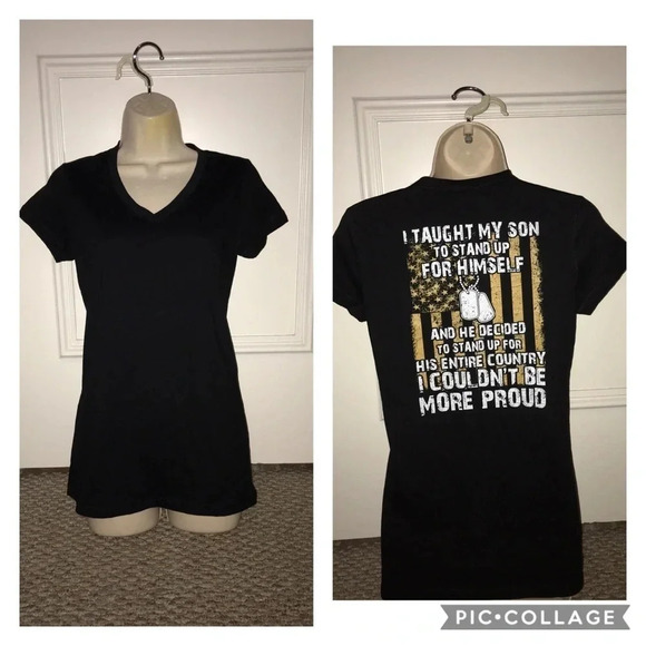 Graphic Tee Size Medium Fitted V-Neck Top - Picture 1 of 3